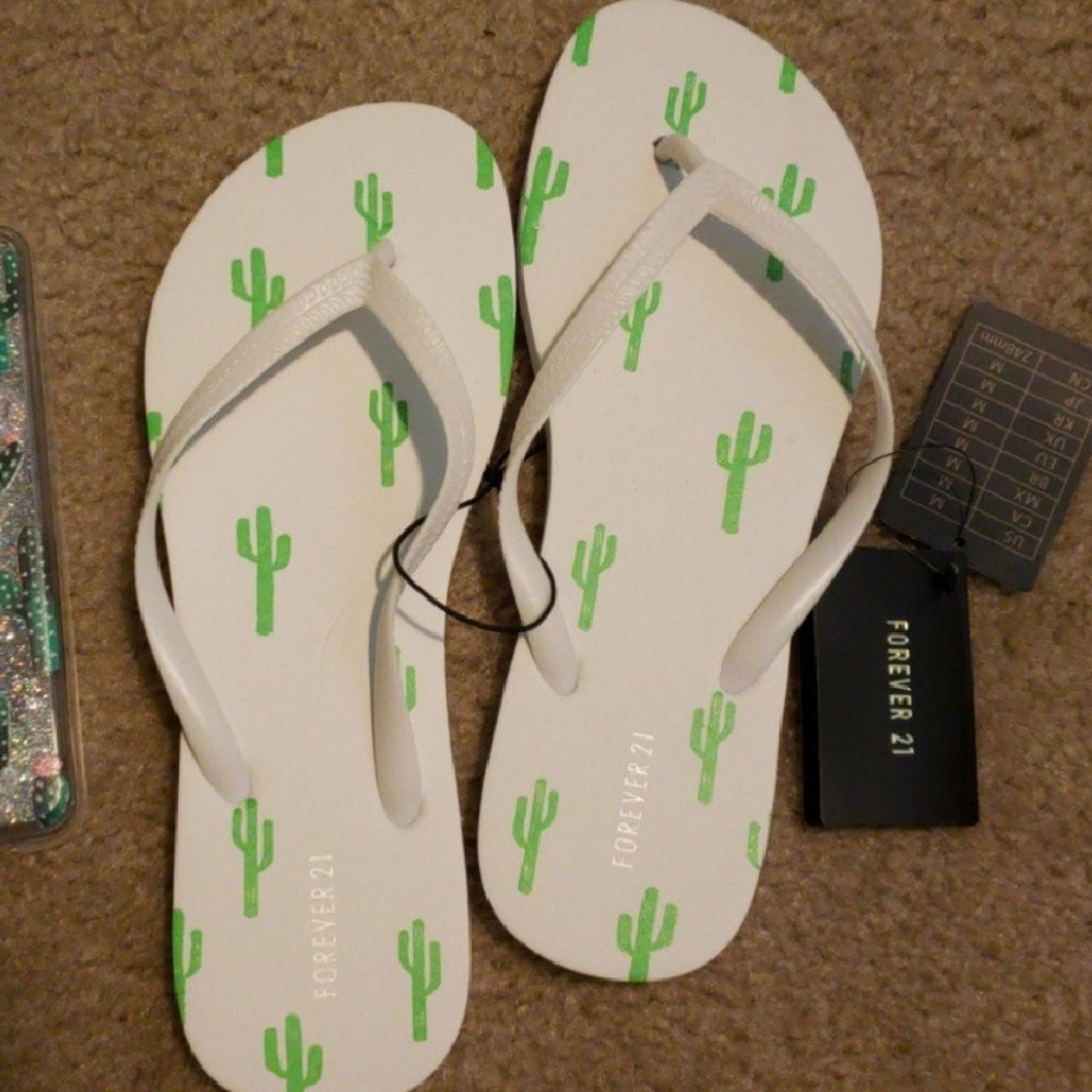 Cactus flip flops size 7